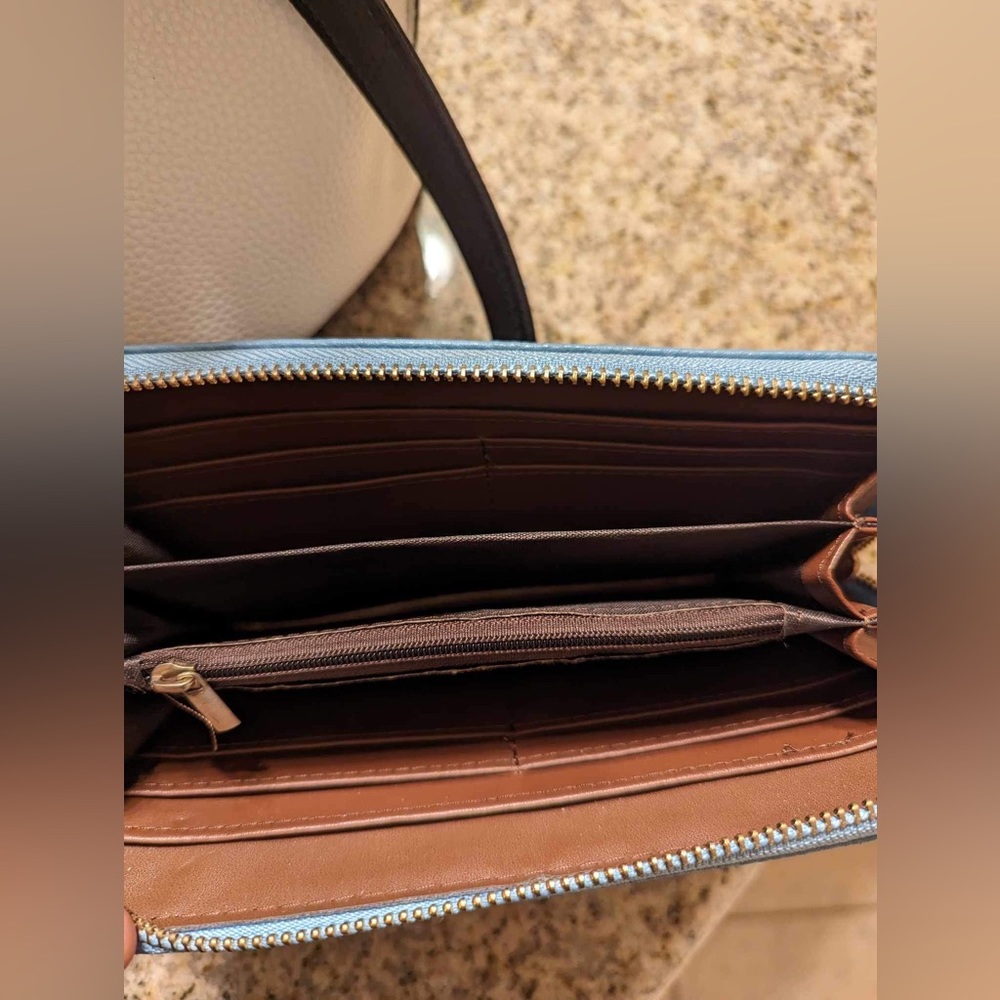 Fashionable 2 Pc Faux Leather Pebbled Sky Blue & White Purse & Matching Wallet - Picture 7 of 8